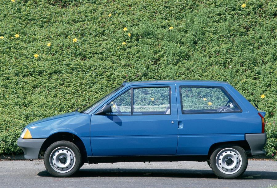  Citroen AX 10 RE 3-Door 1986 года  (WW) (фото 5 из 8)
